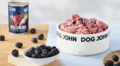 John Dog Berry line Puppy Wołowina z Królikiem i jeżynami Mokra Karma dla szczeniąt op. 400g Pakiet 6szt.