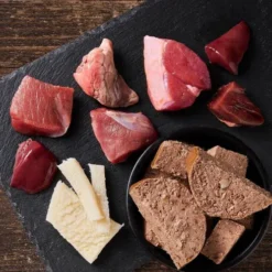 Steakhouse Sensitive Pure Goat Mokra Karma dla psa op. 500g WYPRZEDAŻ